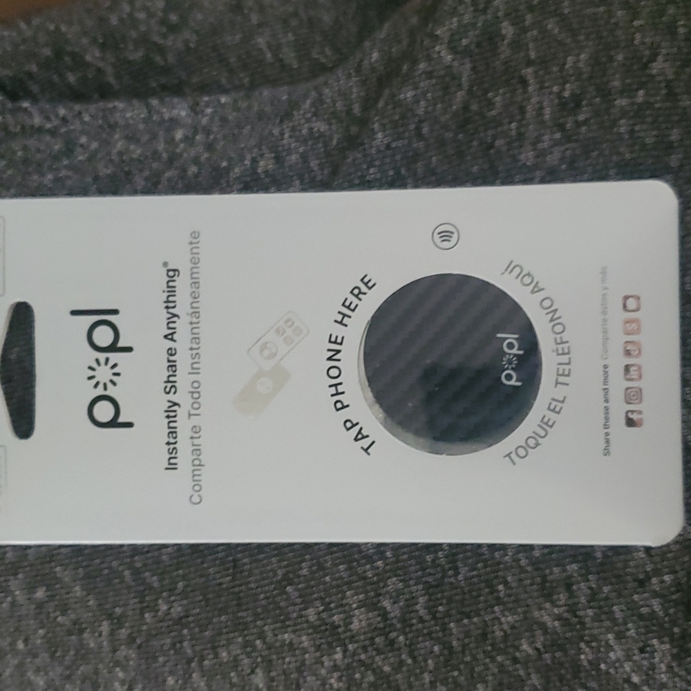 Popl Carbon Fiber Digital Business Card Tag